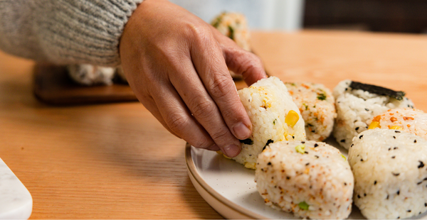 Leftover rice hack: onigiri – Gewürzhaus
