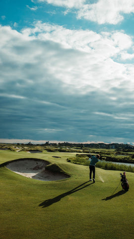 golf-swing-bunker-sun