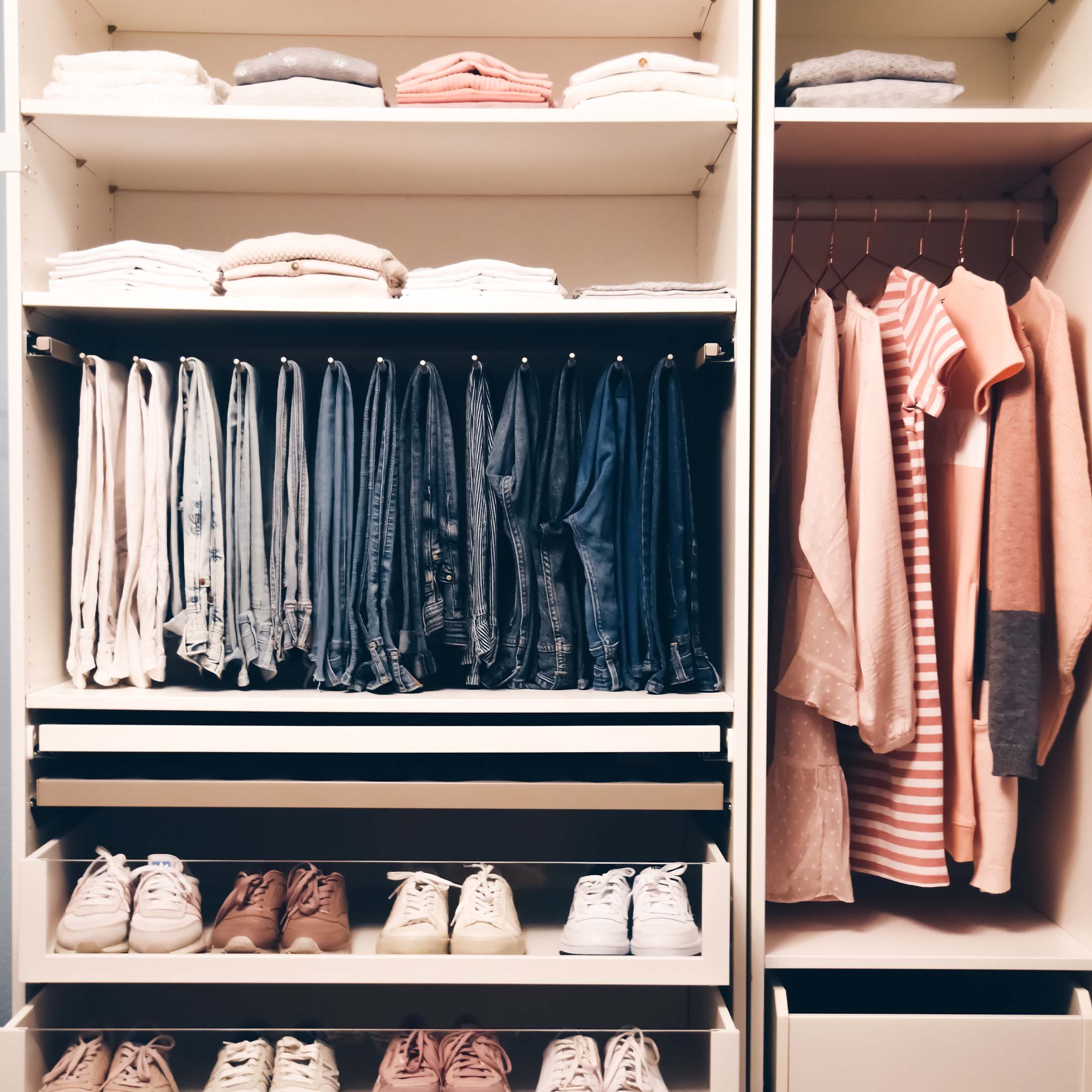 closet shelf organizer