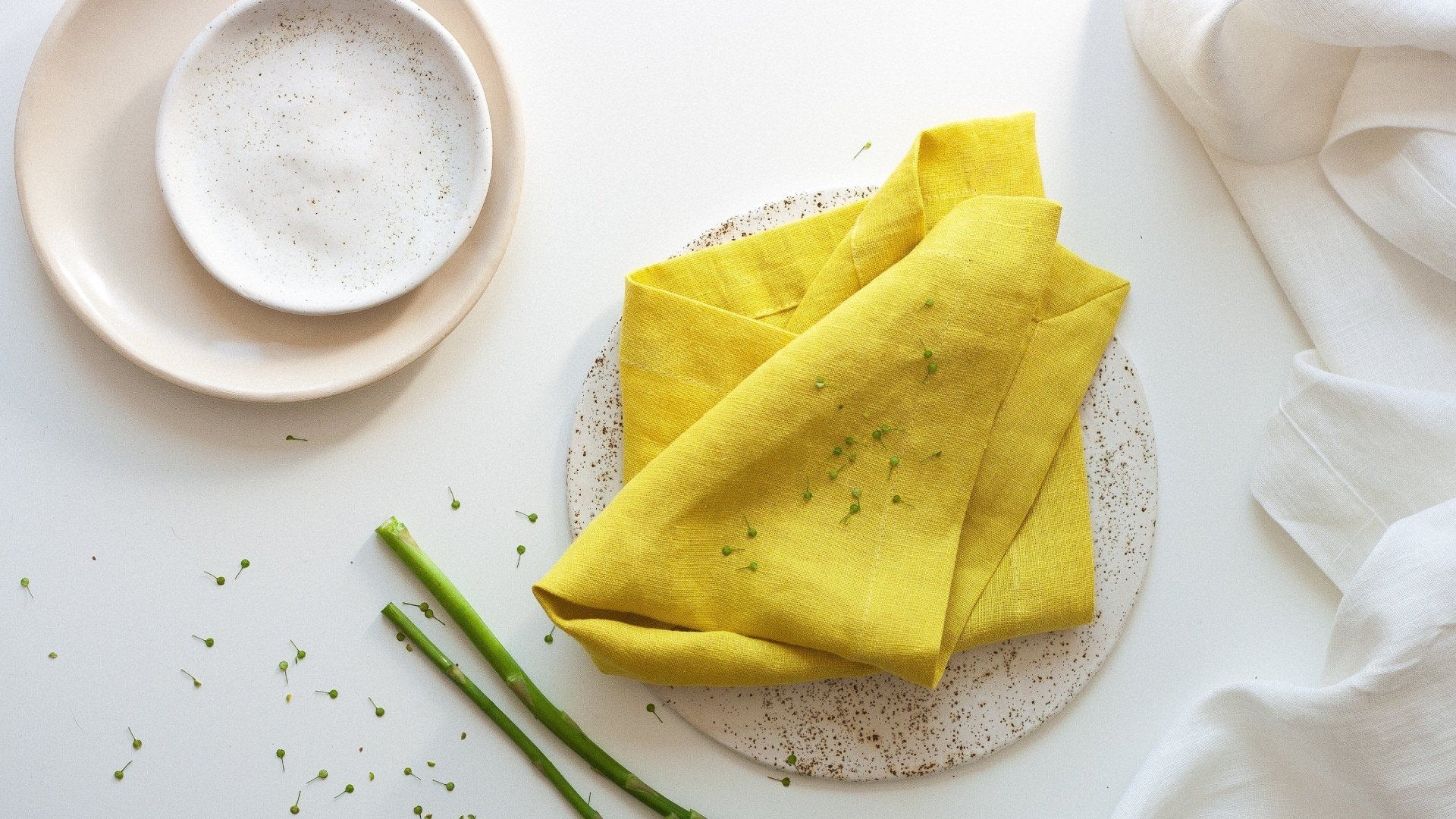 AMBER YELLOW Linen Napkin Set: 2, 4, 6, 8, 10, 12 Napkins. Ochre Linen  Heavier Weight Napkins. Saffron Linen Napkins. Table Linen 