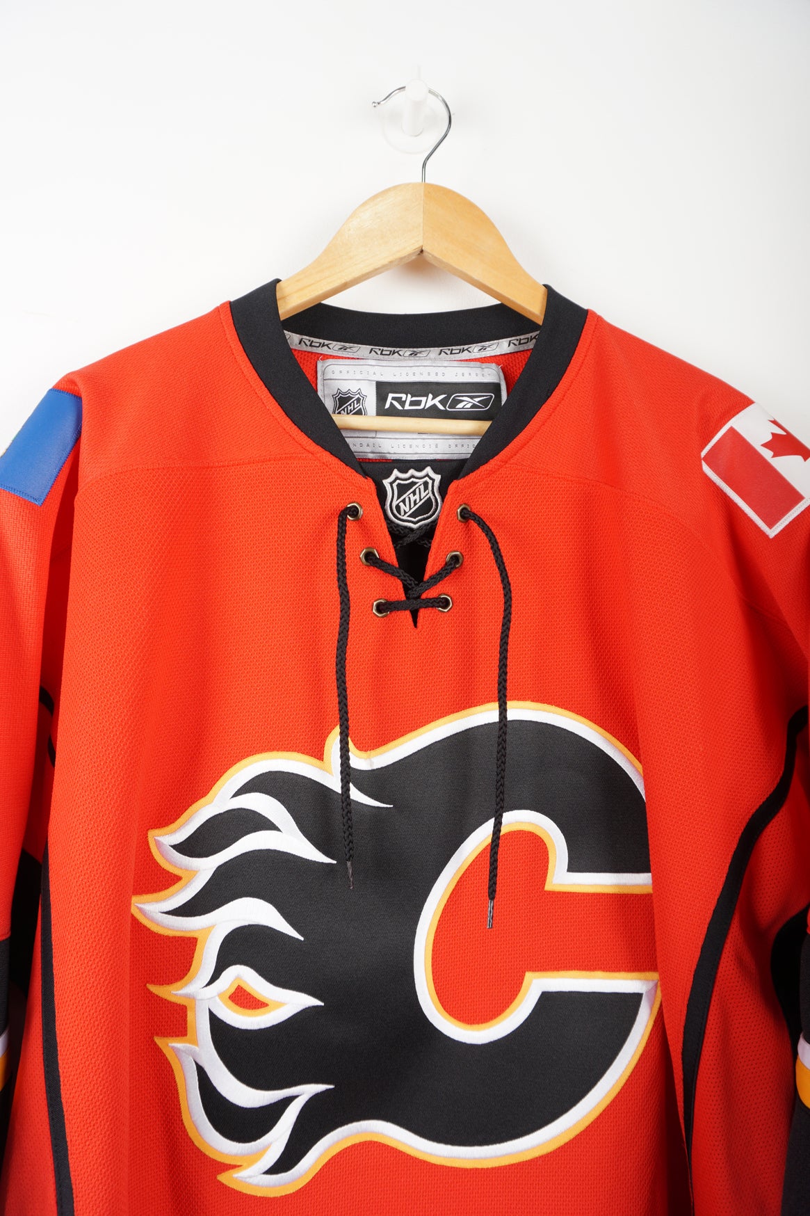 美品！NHL Reebok×CALGARY FLAMES ゲームシャツ！-www.steffen.com.br