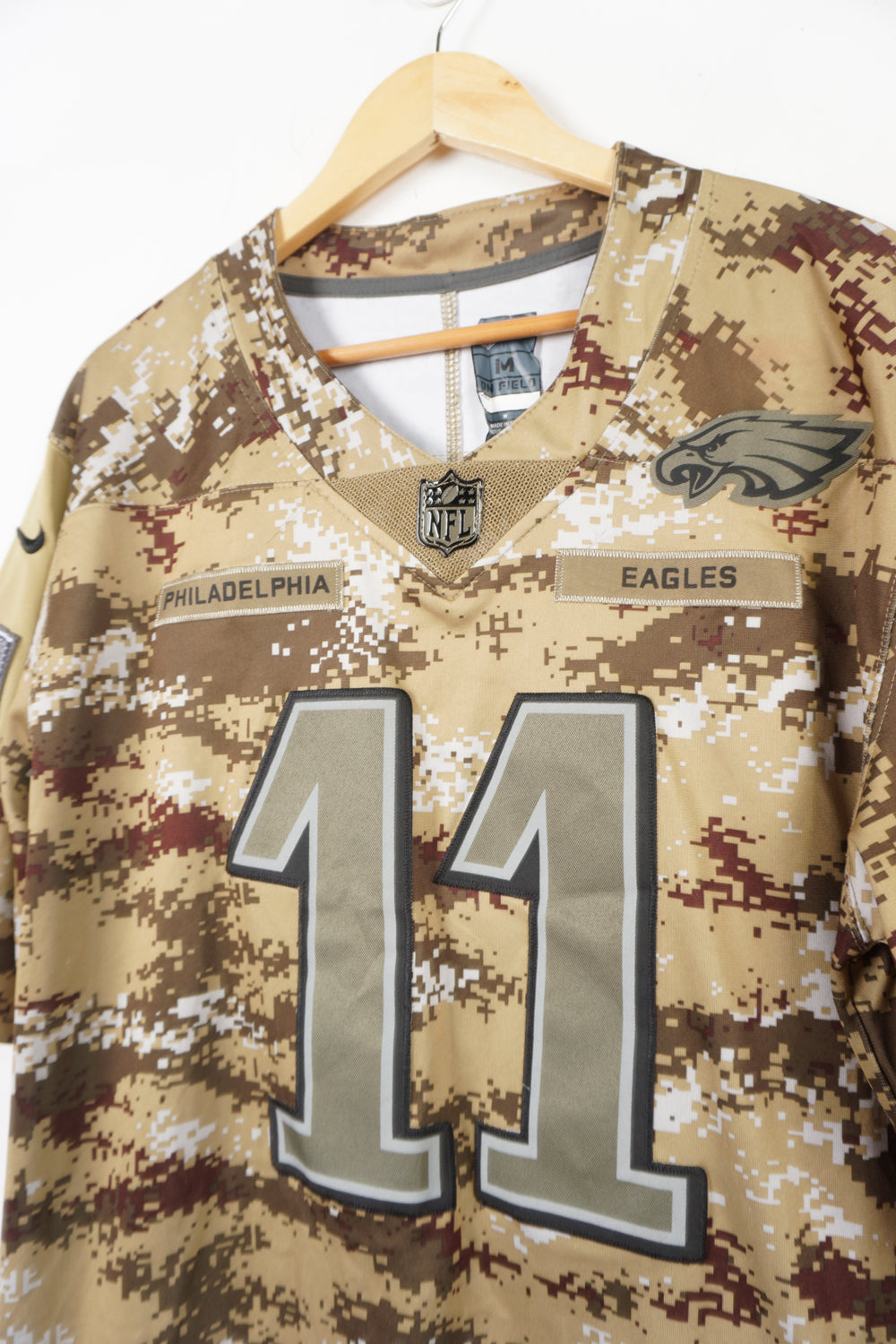 Carson Wentz Philadelphia Eagles Jersey M Salute to Service Camo NFL Women  $170