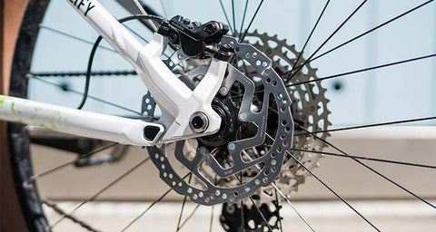 Fahrrad Scheibenbremse reinigen - So kriegst Du Fett & Schmutz weg –  Detailify