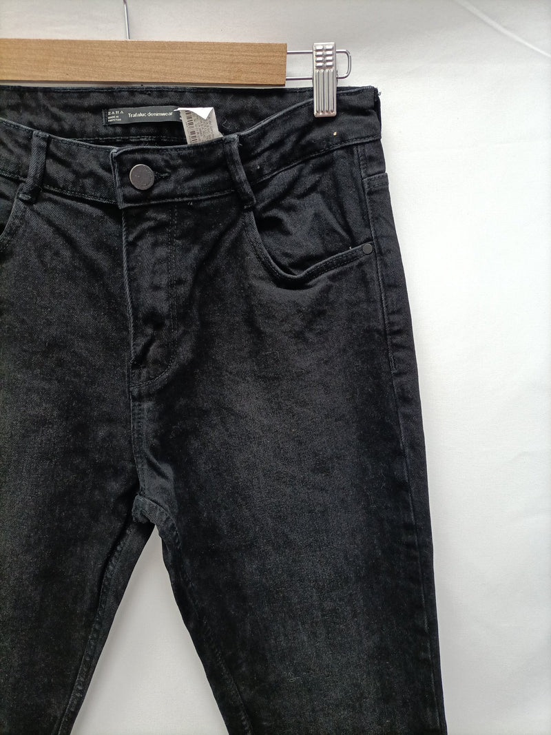 ZARA. Pantalón negro flecos T.36 – Hibuy