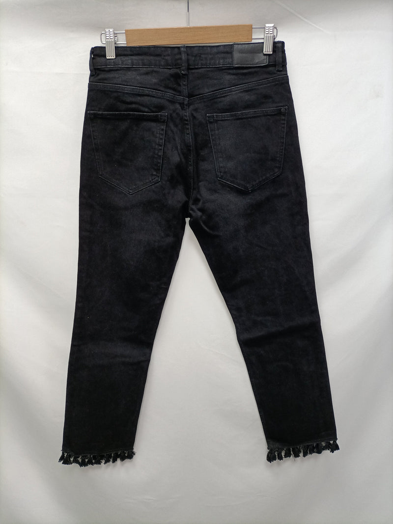ZARA. Pantalón negro flecos T.36 – Hibuy