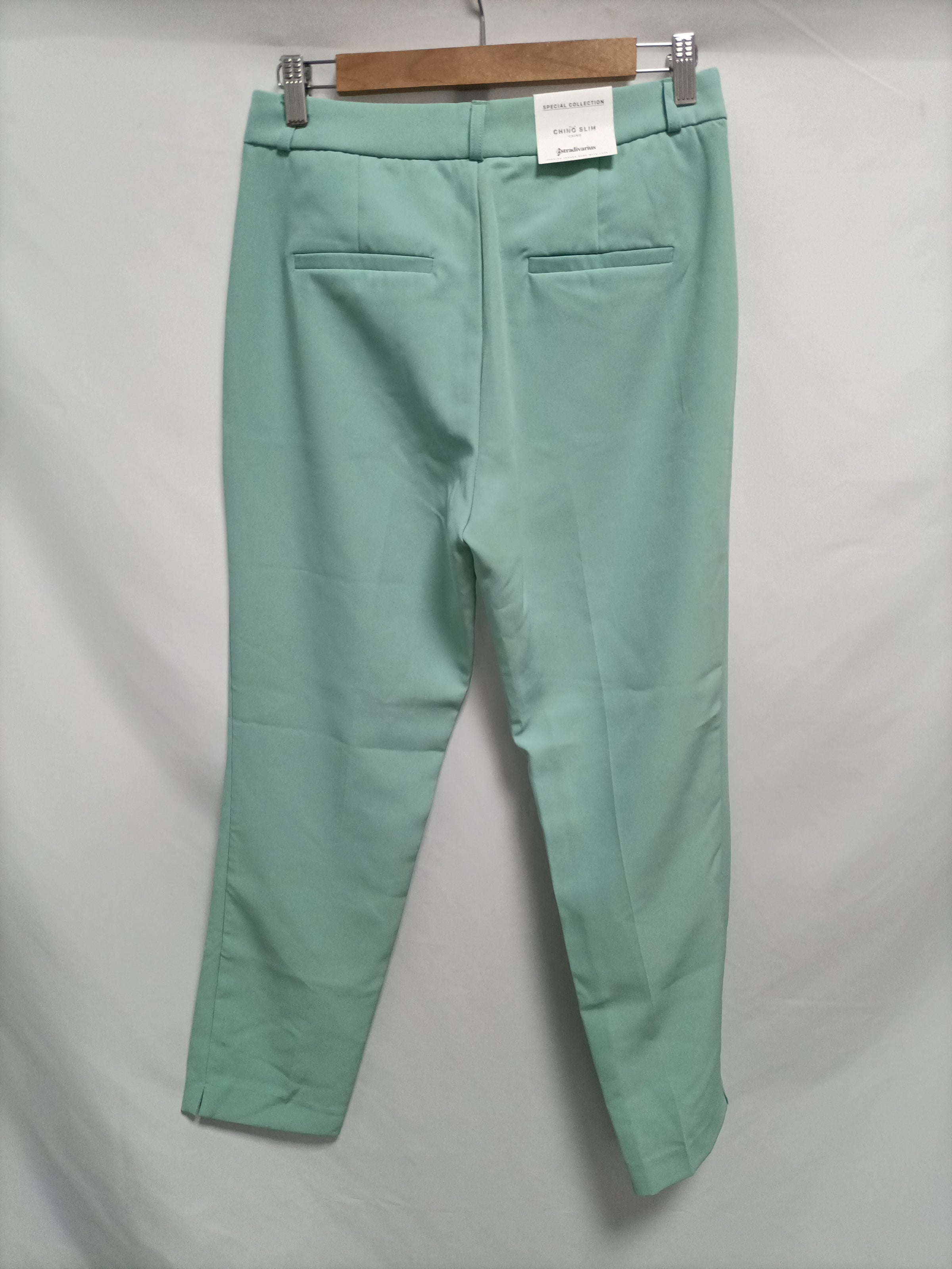 STRADIVARIUS. Pantalón chino verde agua T.38 – Hibuy