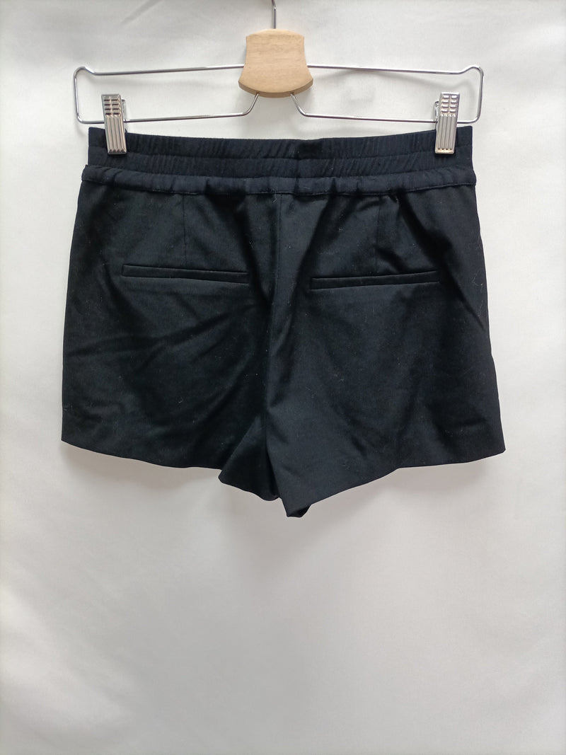 ZARA. Shorts negro T. Xs – market
