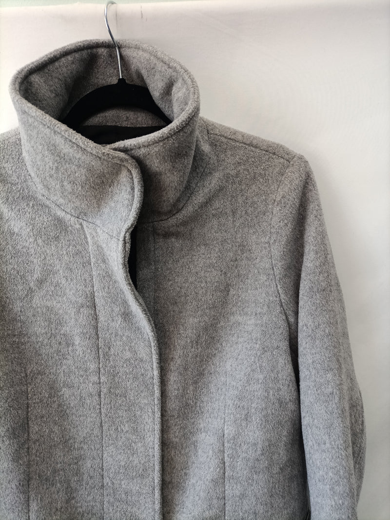 BERSHKA. Abrigo gris paño – Hibuy market