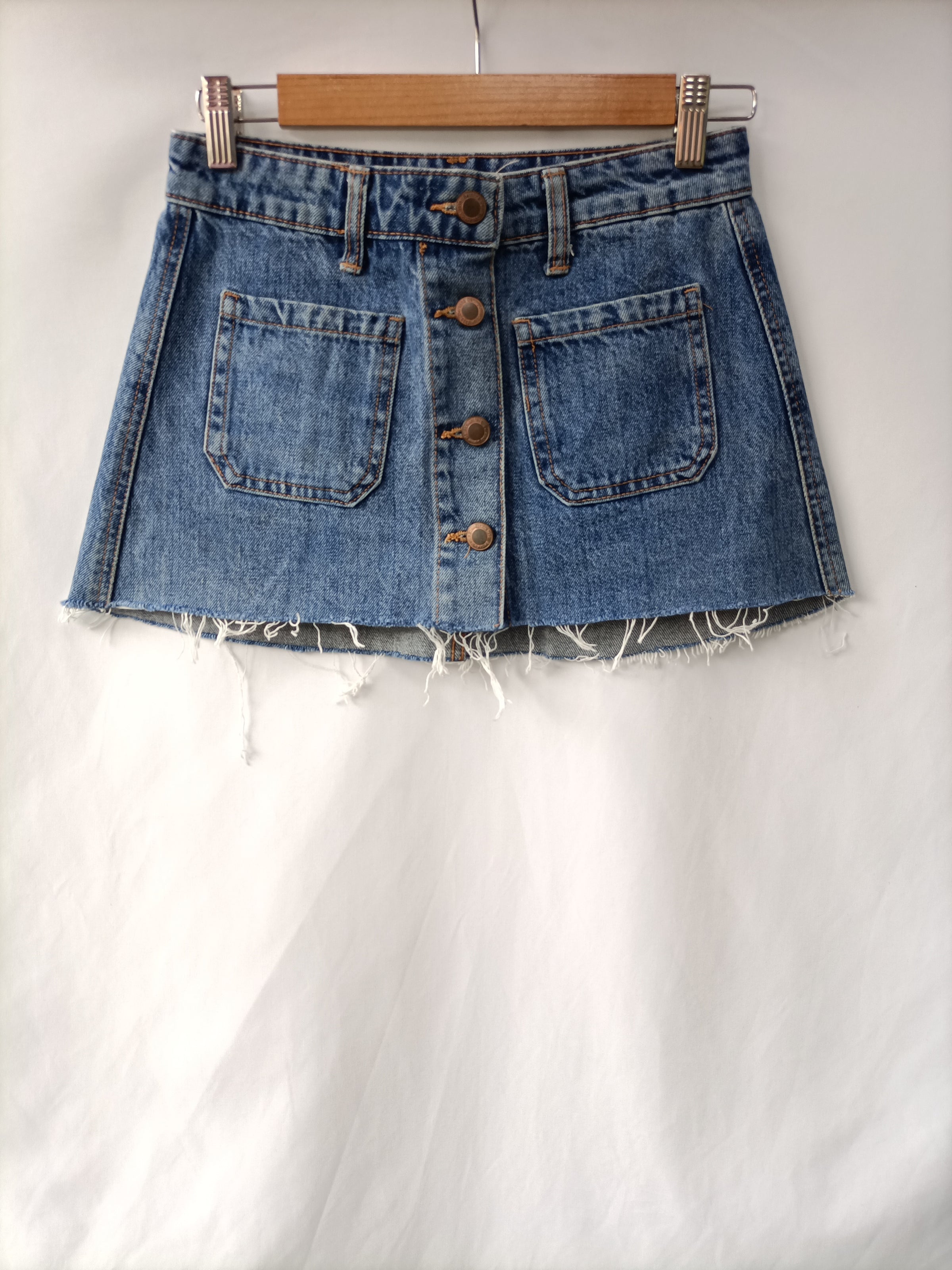 Fabricante Muscular Menagerry BERSHKA. Falda denim botones T.34 – Hibuy market