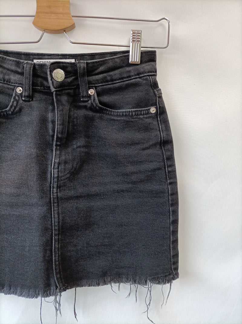 BERSHKA. Falda denim negra T.32 Hibuy market