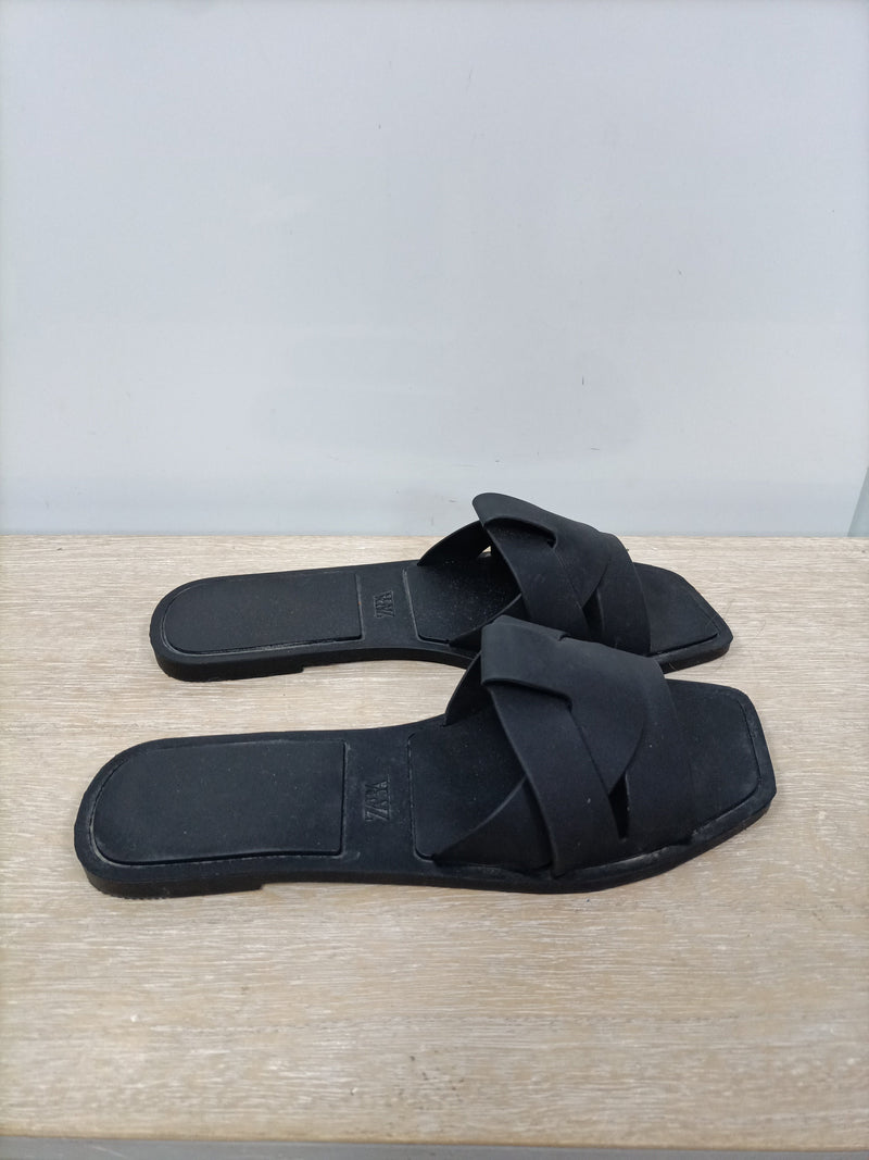 ZARA.Sandalias negras – market