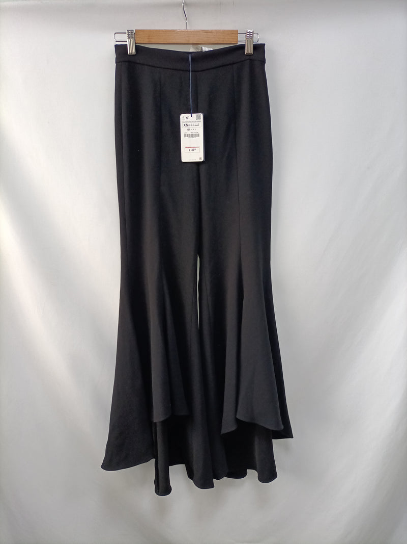 ZARA. Pantalón negro volante T.xs Hibuy market