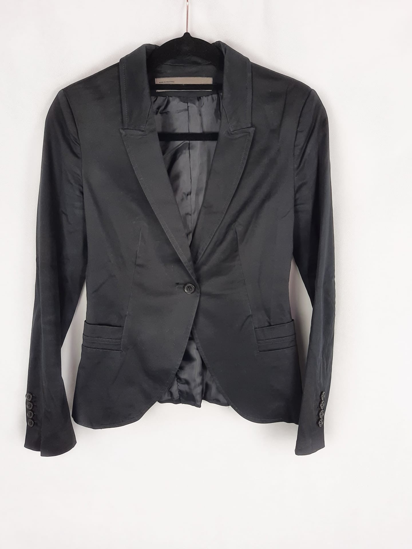 ZARA. Blazer negra talla S Hibuy