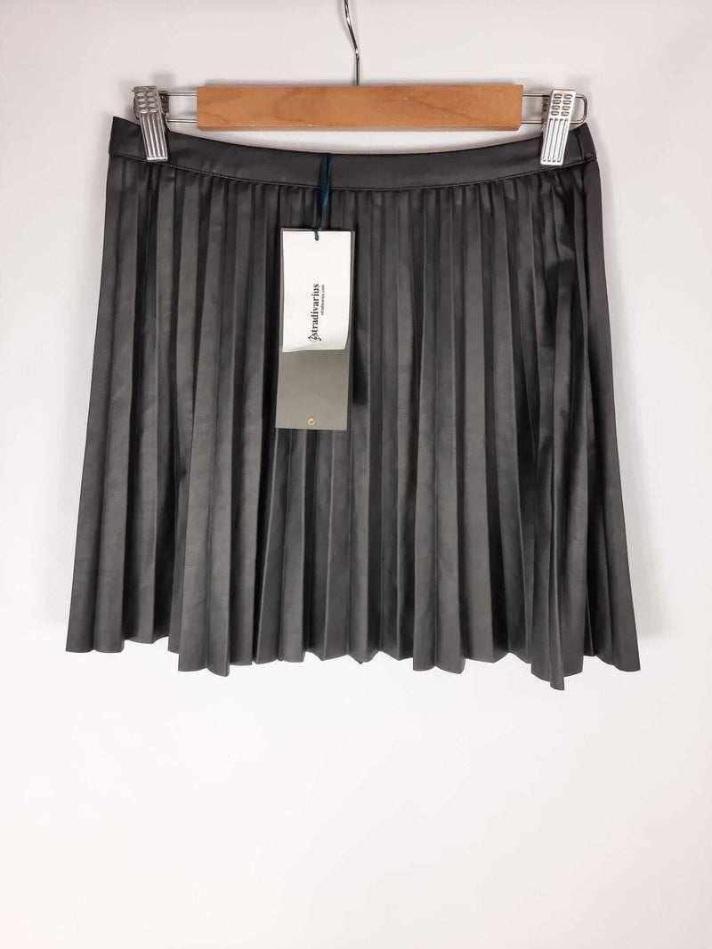 Nutrición máquina de coser fresa STRADIVARIUS. Falda negra polipiel plisada T.m – Hibuy market