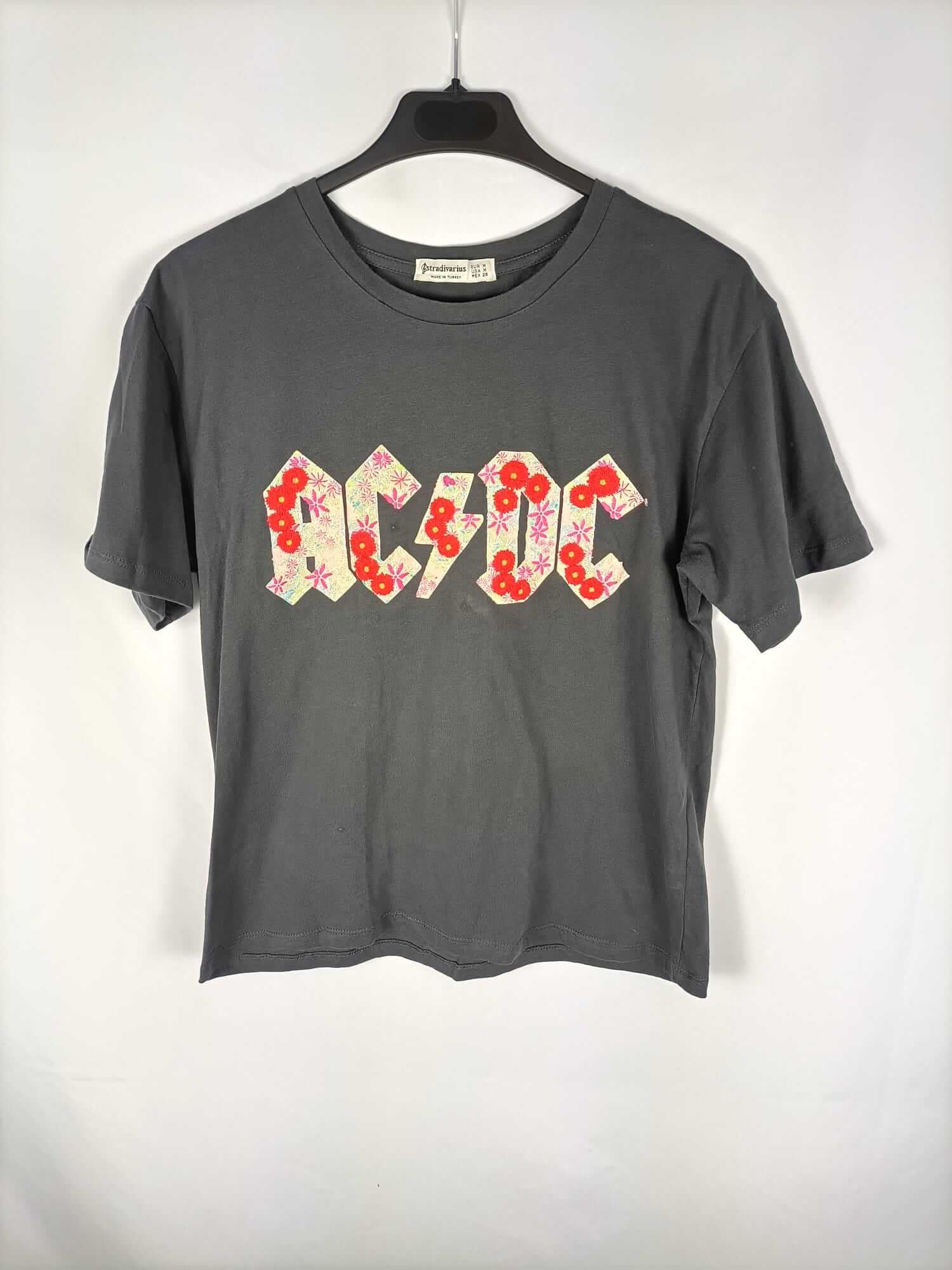 STRADIVARIUS. Camiseta gris logo ACDC T. m Hibuy market