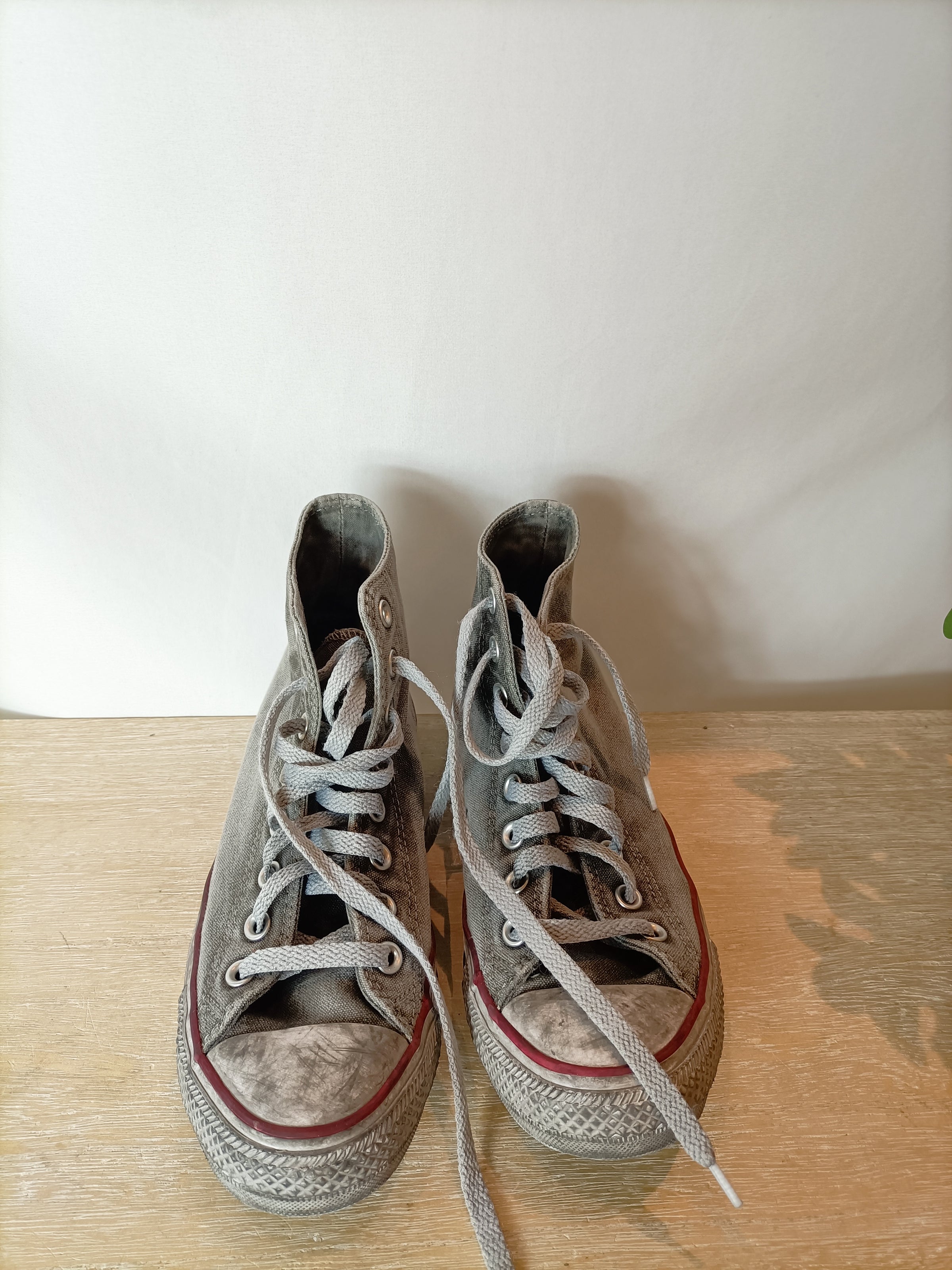 Zapatillas grises efecto desgastado. 39,5 – Hibuy market