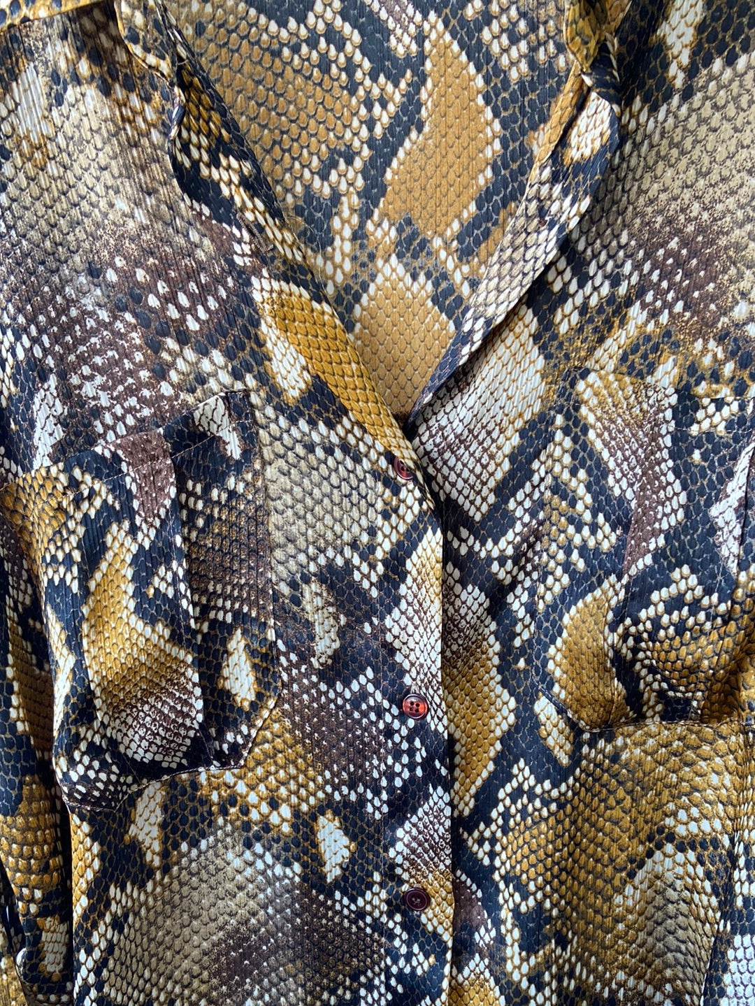 ZARA. Camisa estampado serpiente amarilla xs-s Hibuy market