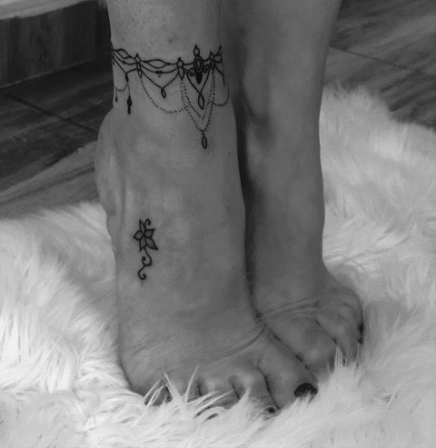 Bracelet Tattoo Pictures | Ankle bracelet tattoo, Wrist tattoos for women,  Tattoo bracelet