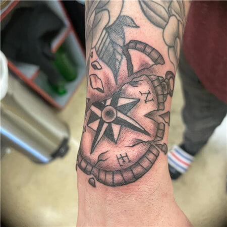 Compass tattoo on Tumblr