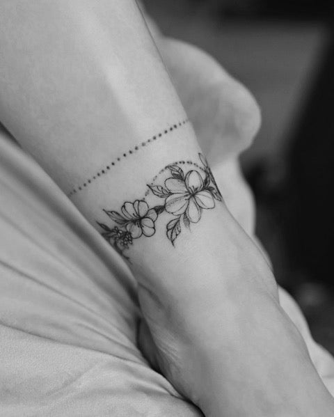 40 Gorgeous And Stunning Ankle Floral Tattoo Ideas For Your Inspiration -  Women Fashion Lifestyle Blog Shinecoco.com | Ankle tattoo, Floral tattoo  design, Stylish tattoo