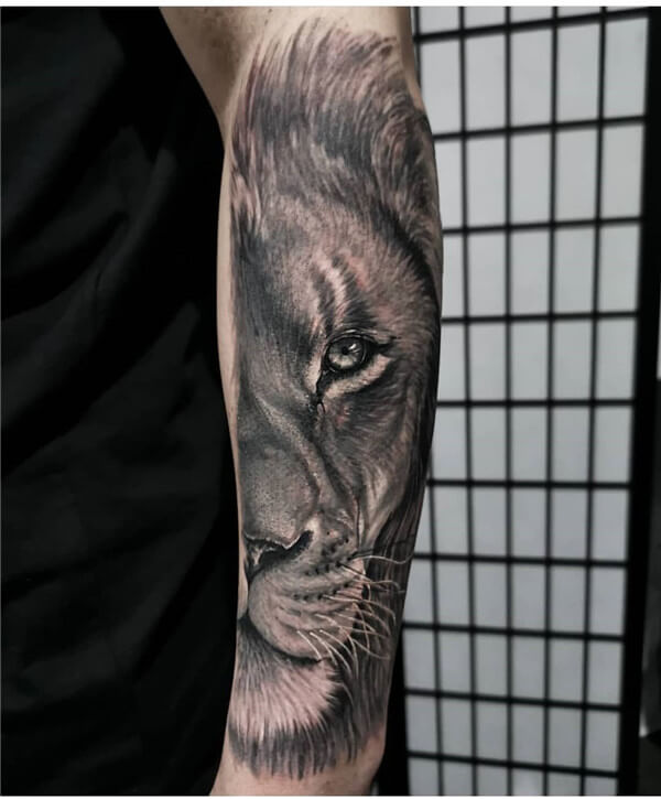 Lion Eyes Tattoo