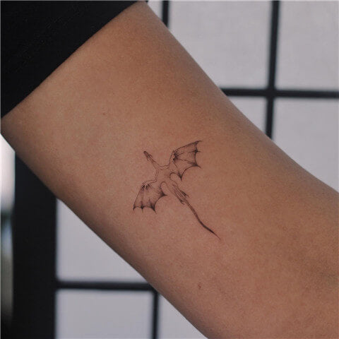 Minimalist Dragon Tattoo – Tattoo for a week