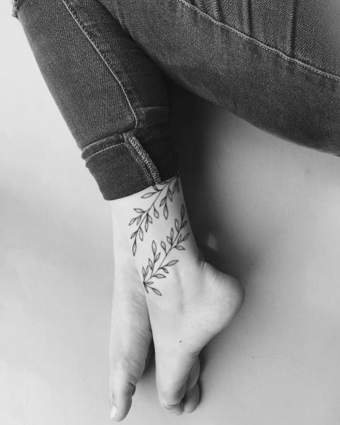 Top 157+ simple ankle tattoos