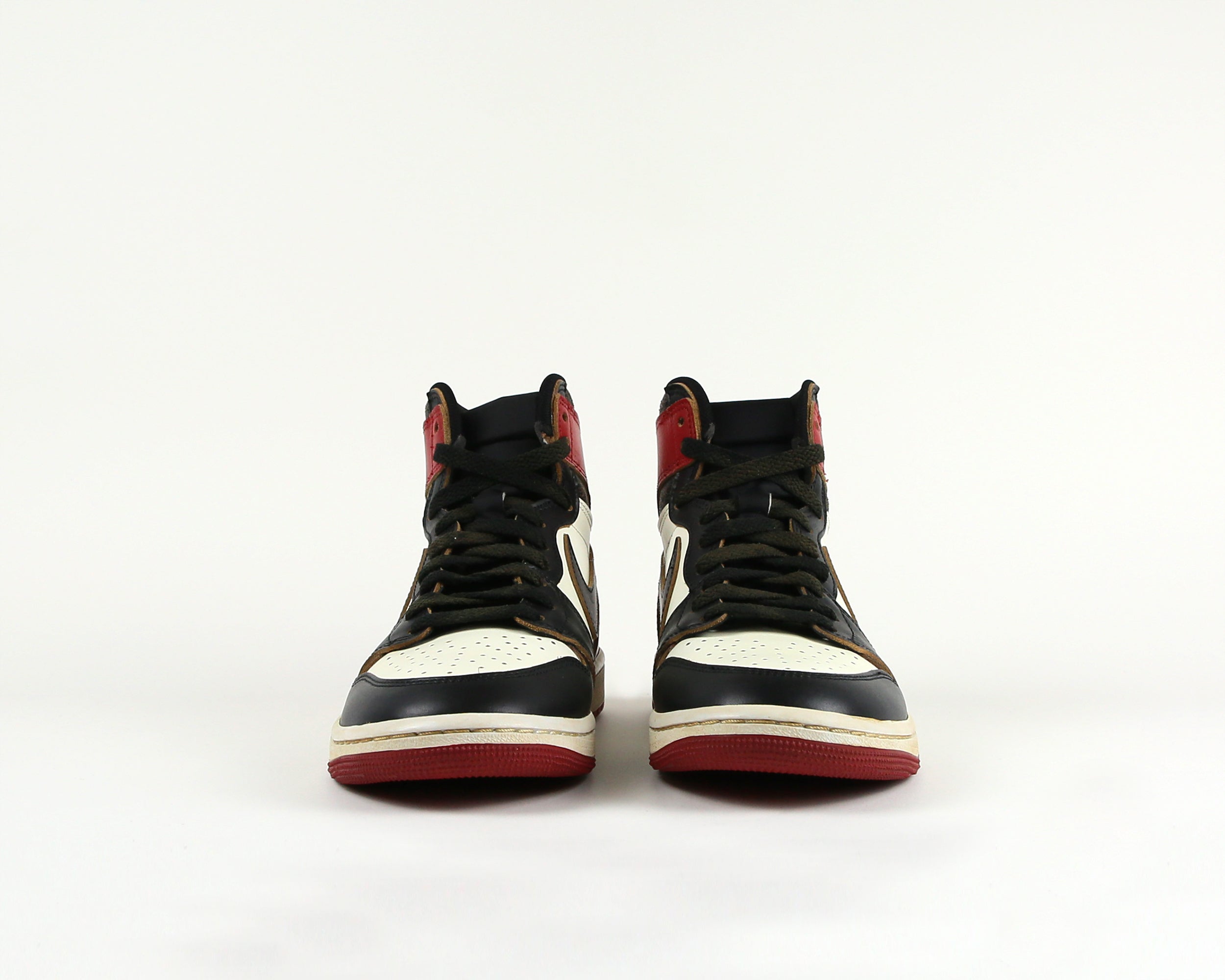 85 Air Jordan 1 High Black Toe V2 – HVND Studio