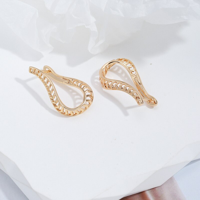 Elegant Long Curve Snake Texture Piercing English Earrings For Women