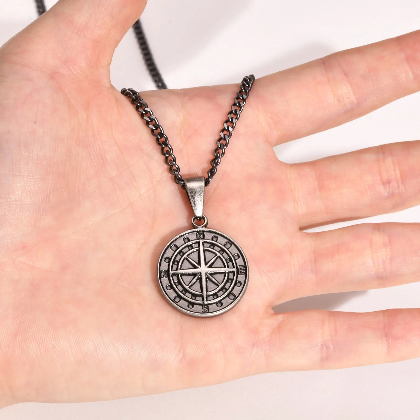 Men Retro Silver Color Seeker Compass Necklaces