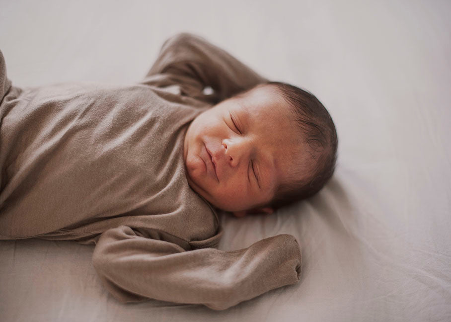 Ashley Furman Mauve Drastisk Min baby sover uroligt - hvad kan jeg gøre? | Babynohr.dk
