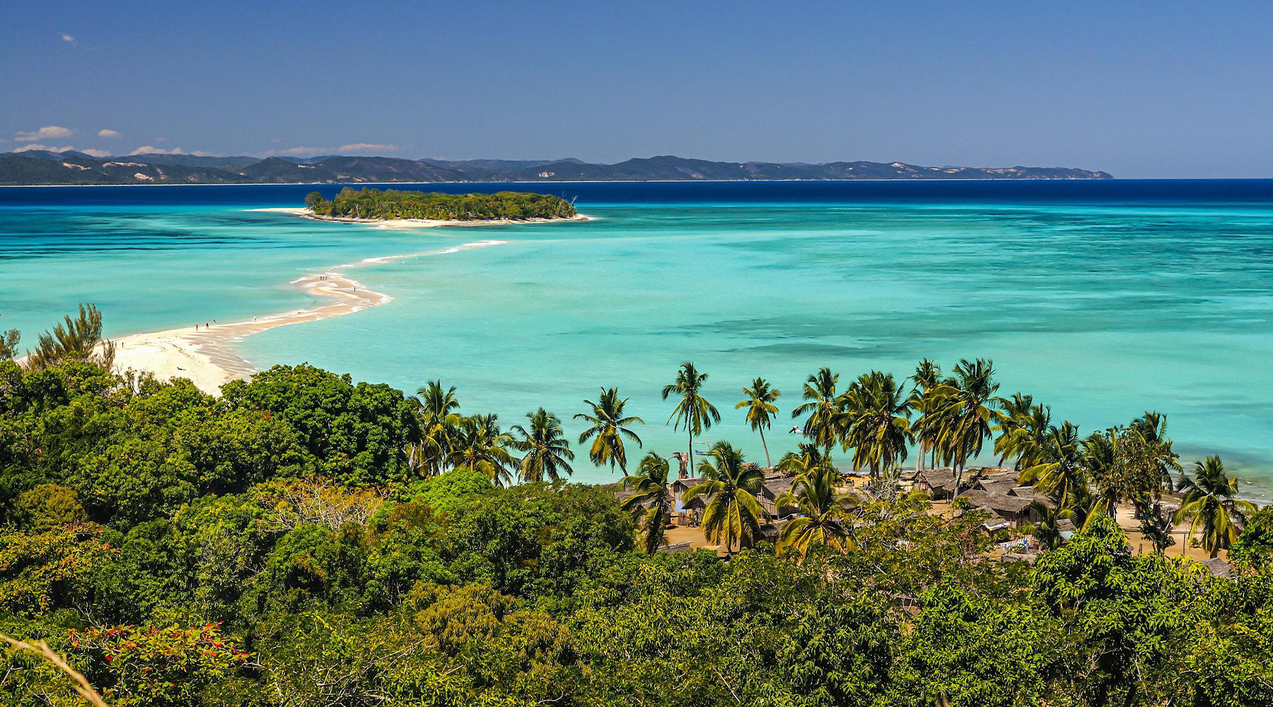 藍線石的產地-馬達加斯加風景