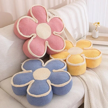 https://cdn.shopify.com/s/files/1/0586/4266/1551/files/thick-plush-pastel-color-flower-shaped-decorative-throw-pillow-roomtery2.jpg?v=1696275791&width=360