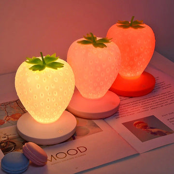 https://cdn.shopify.com/s/files/1/0586/4266/1551/products/kawaii-strawberry-aesthetic-night-light-lamp-roomtery101.jpg?v=1677100318&width=360