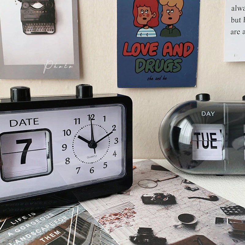 Bijzettafeltje Zoeken agitatie Vintage Mechanical Flip Clock - Shop Online on roomtery