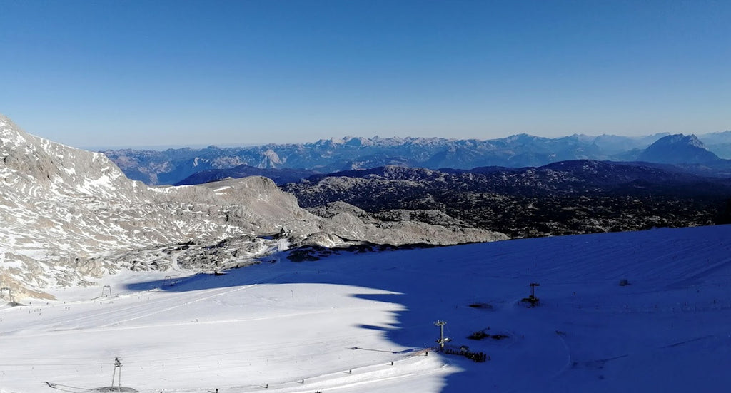 skier-en-ete-glacier-de-Dachstein