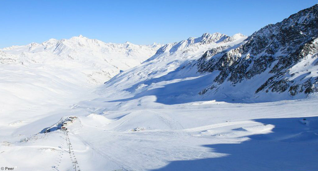 skier-en-ete-glacier-val-senales-italie
