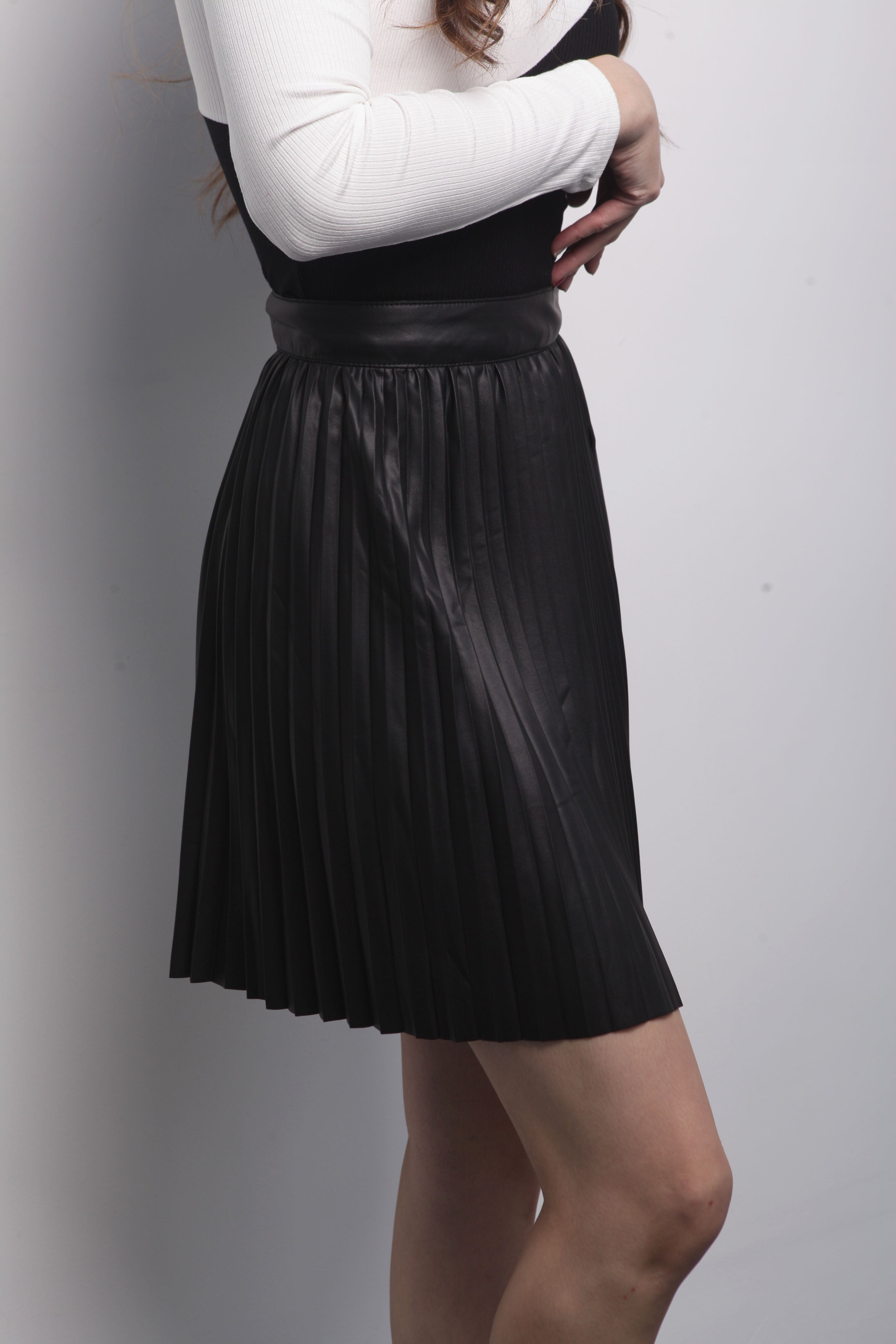 Mini falda tableada en vinipiel Fashion Styled