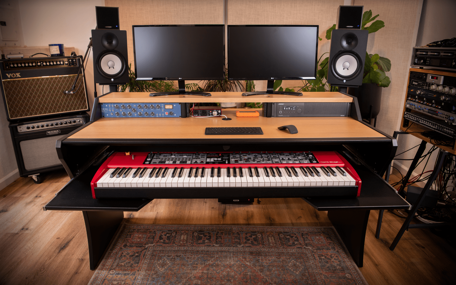 Artista Studio Desk | AZ Studio Workstations