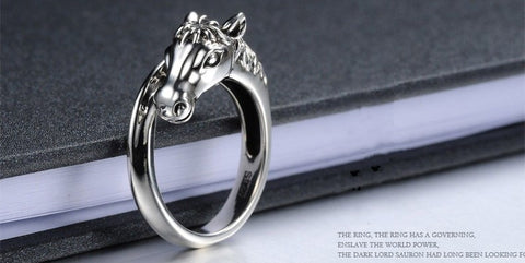 Equestrian ring for women