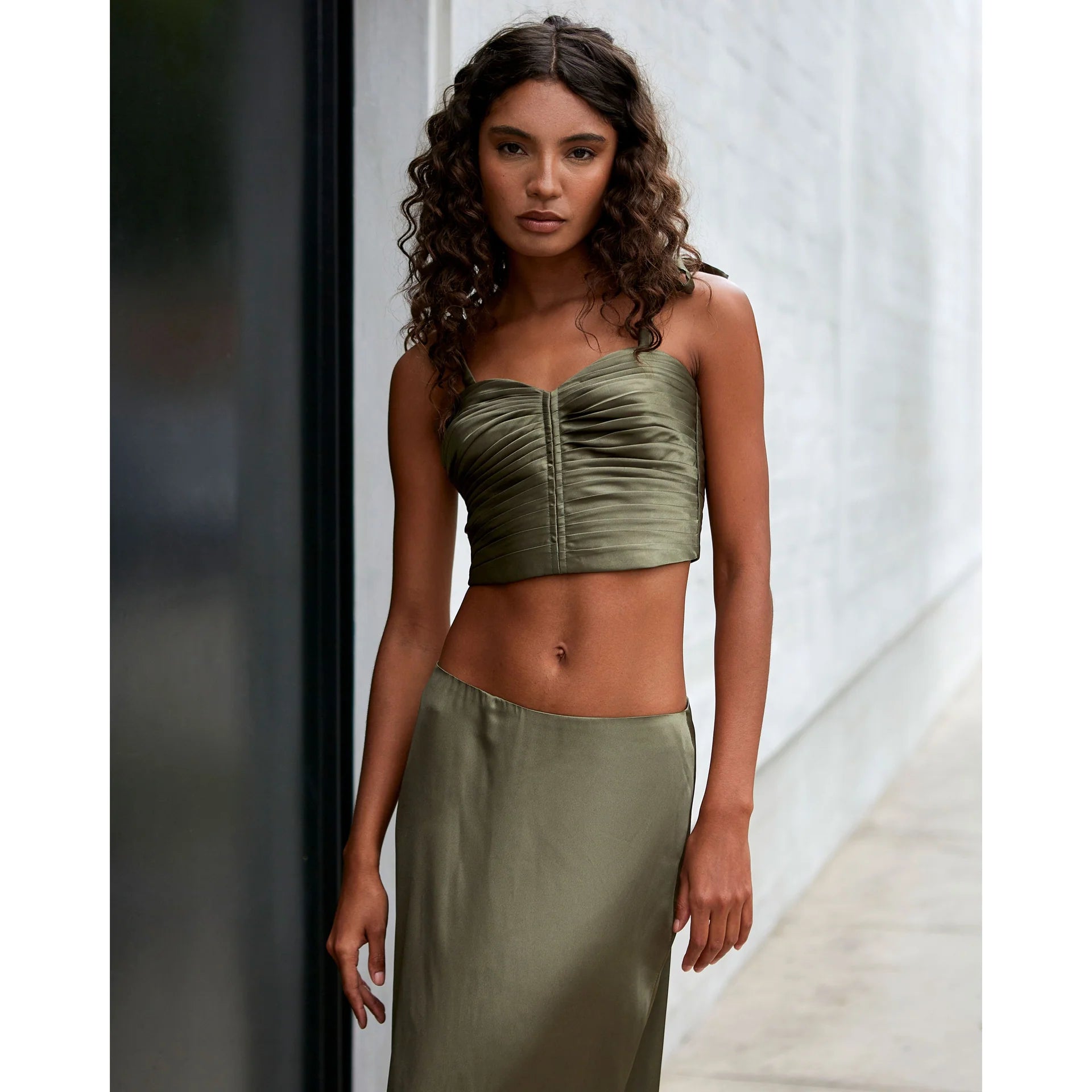 a model on how to use crop tops like a fashionista