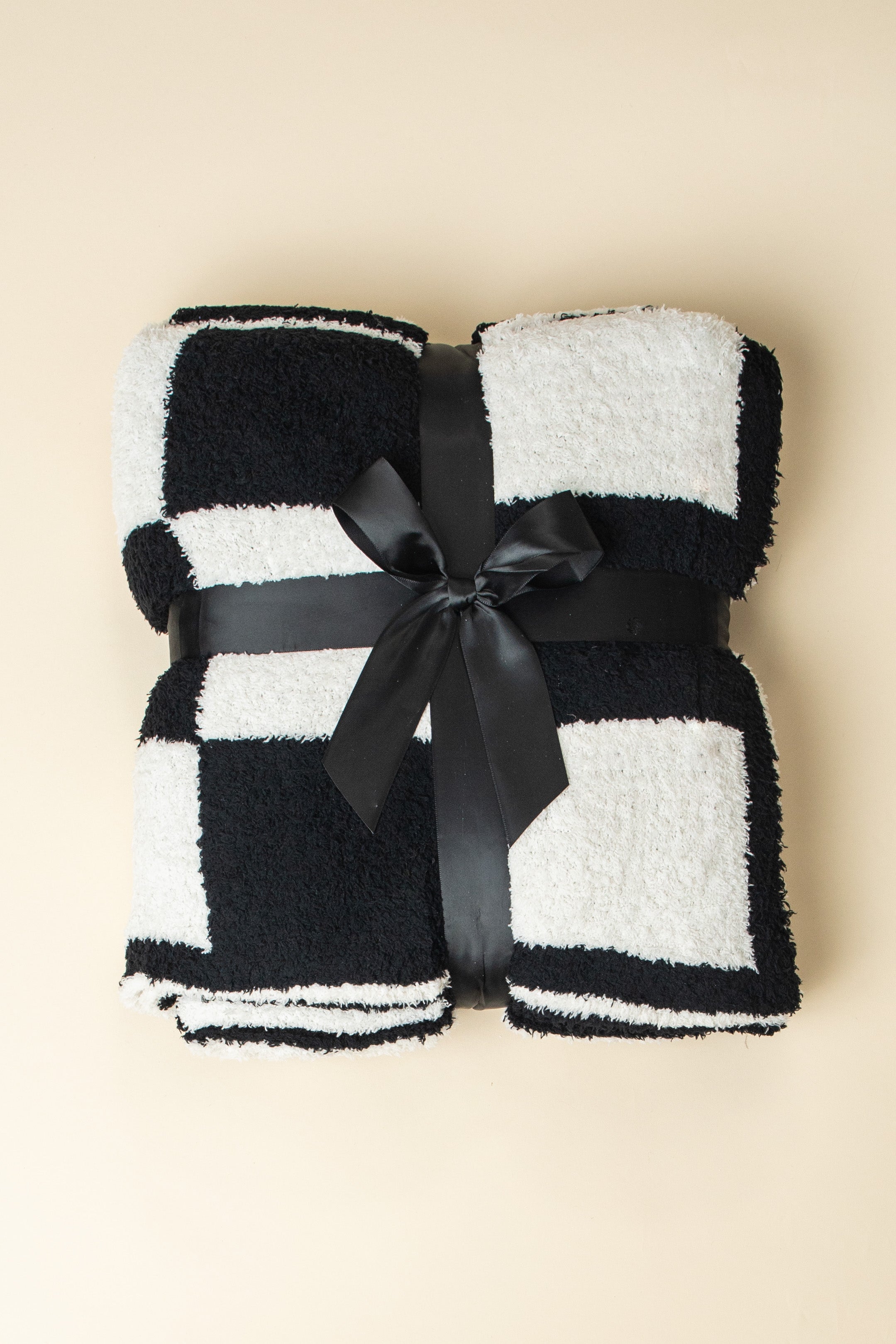 Black Checkered Super Soft Cozy Blanket