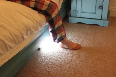 led sensor light under bed