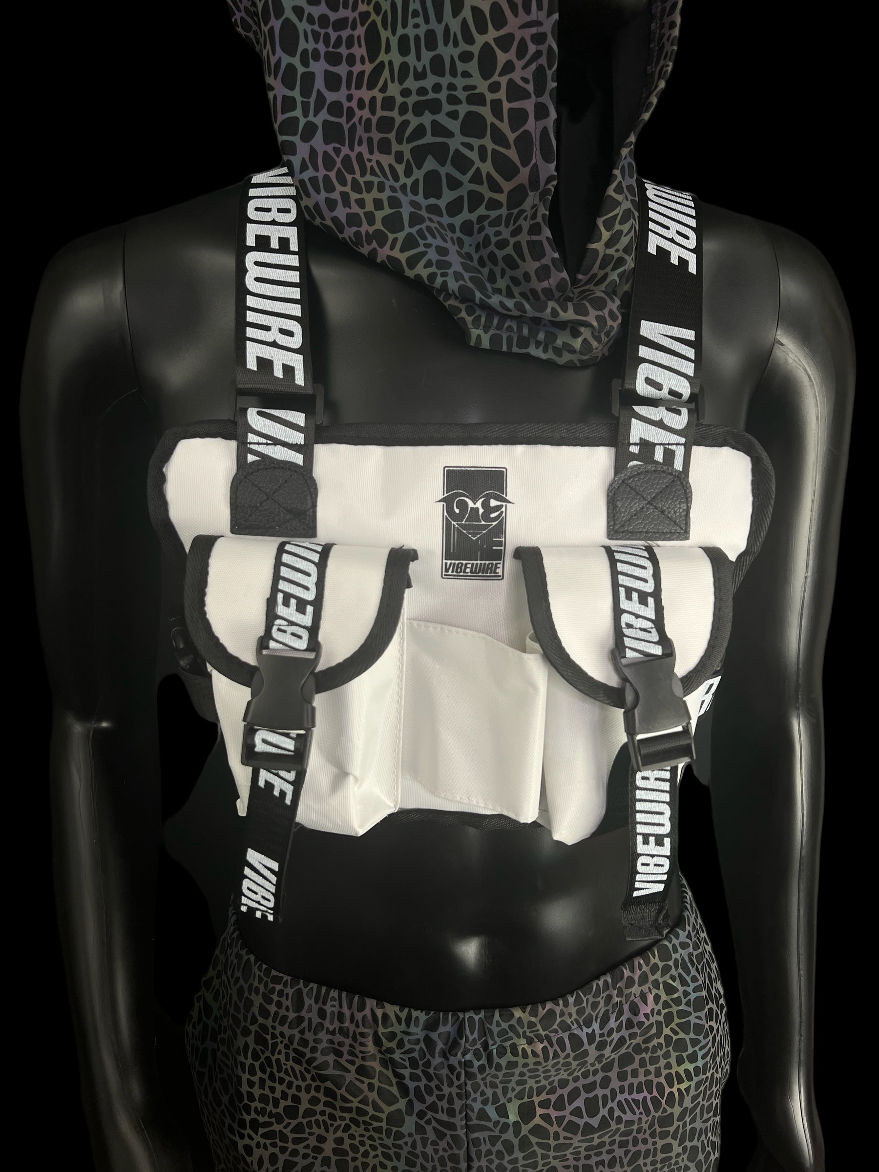 Rave chest bag White and black VibeWire