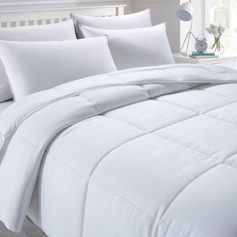 Hotel Style Bedding - Summer Lightweight Down Alternative Comforter