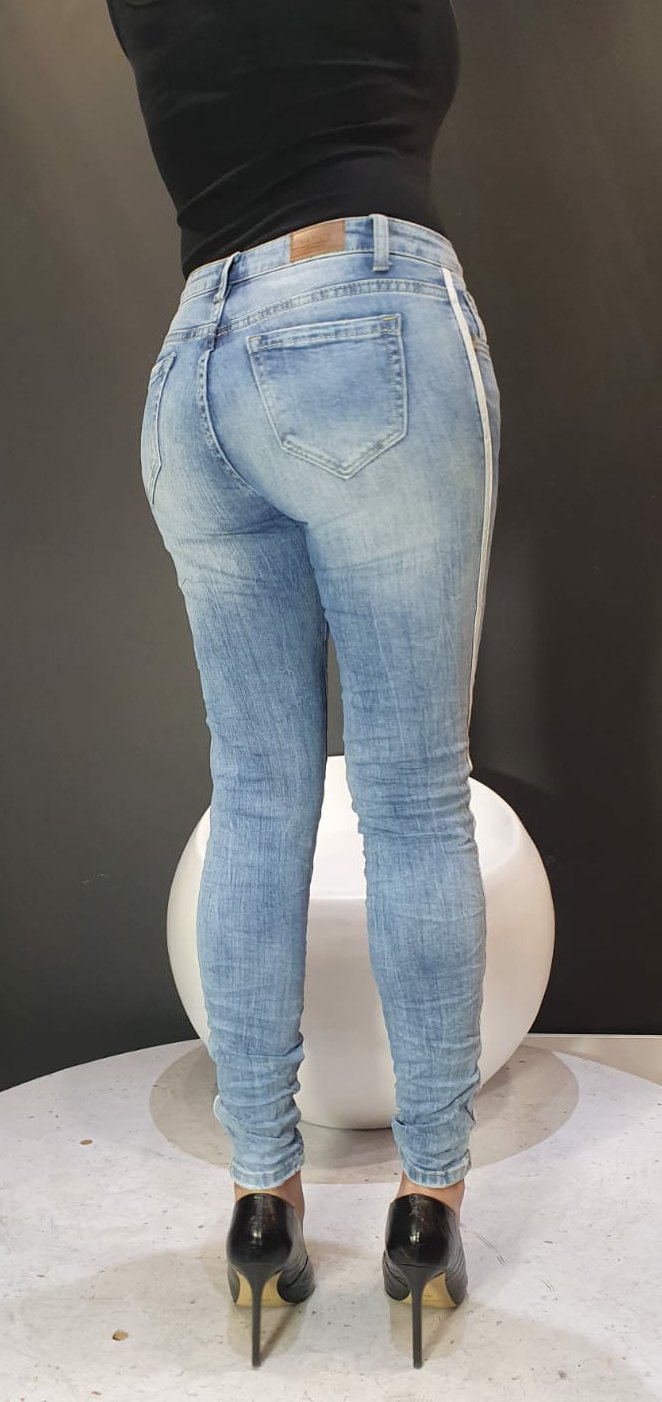 jeans with white line