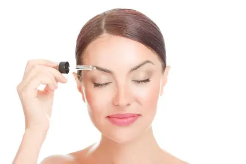 BROW BOOSTERS: BEST ESSENTIAL OILS FOR NATURAL EYEBROW GROWTH