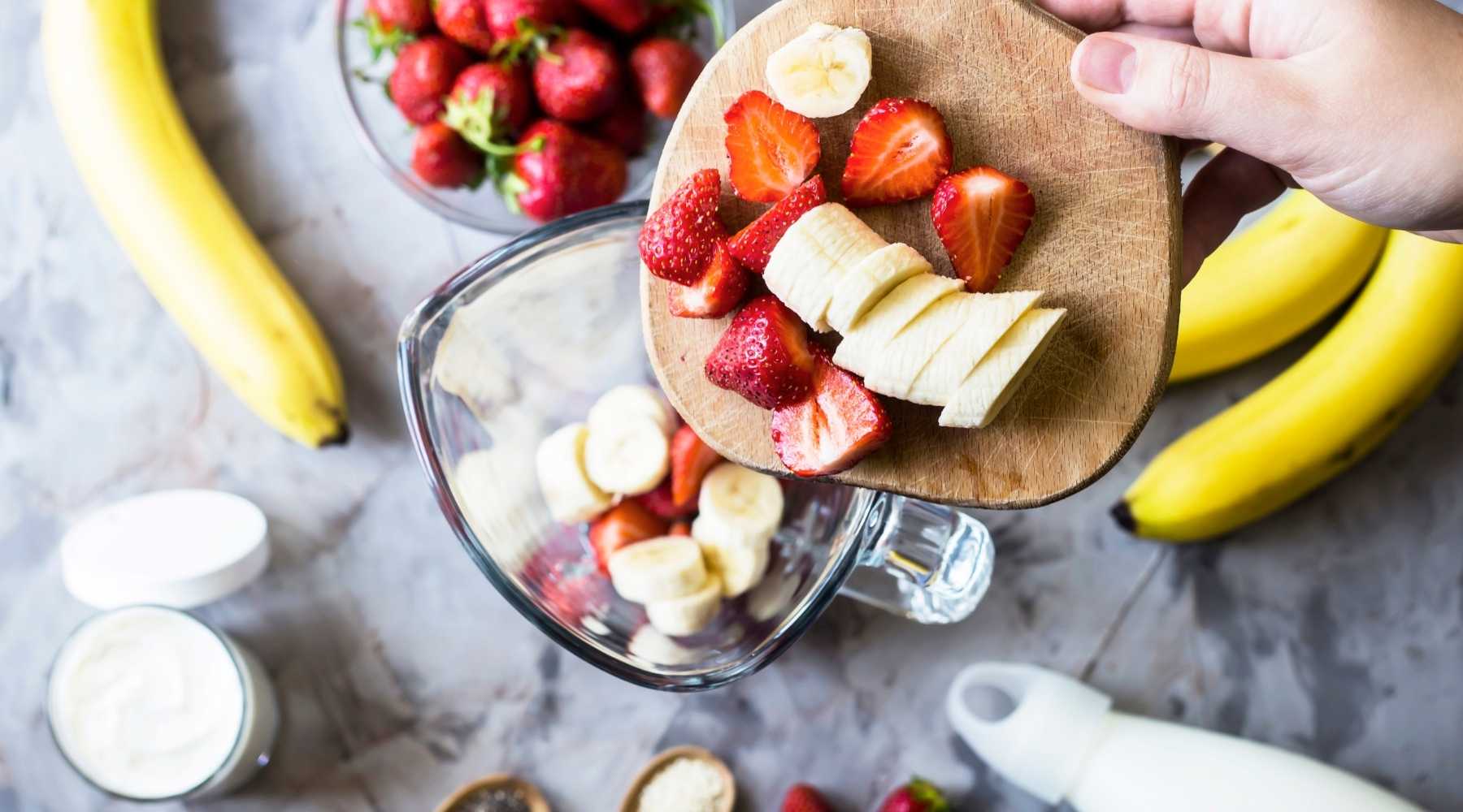 how to make Strawberry Banana Smoothie