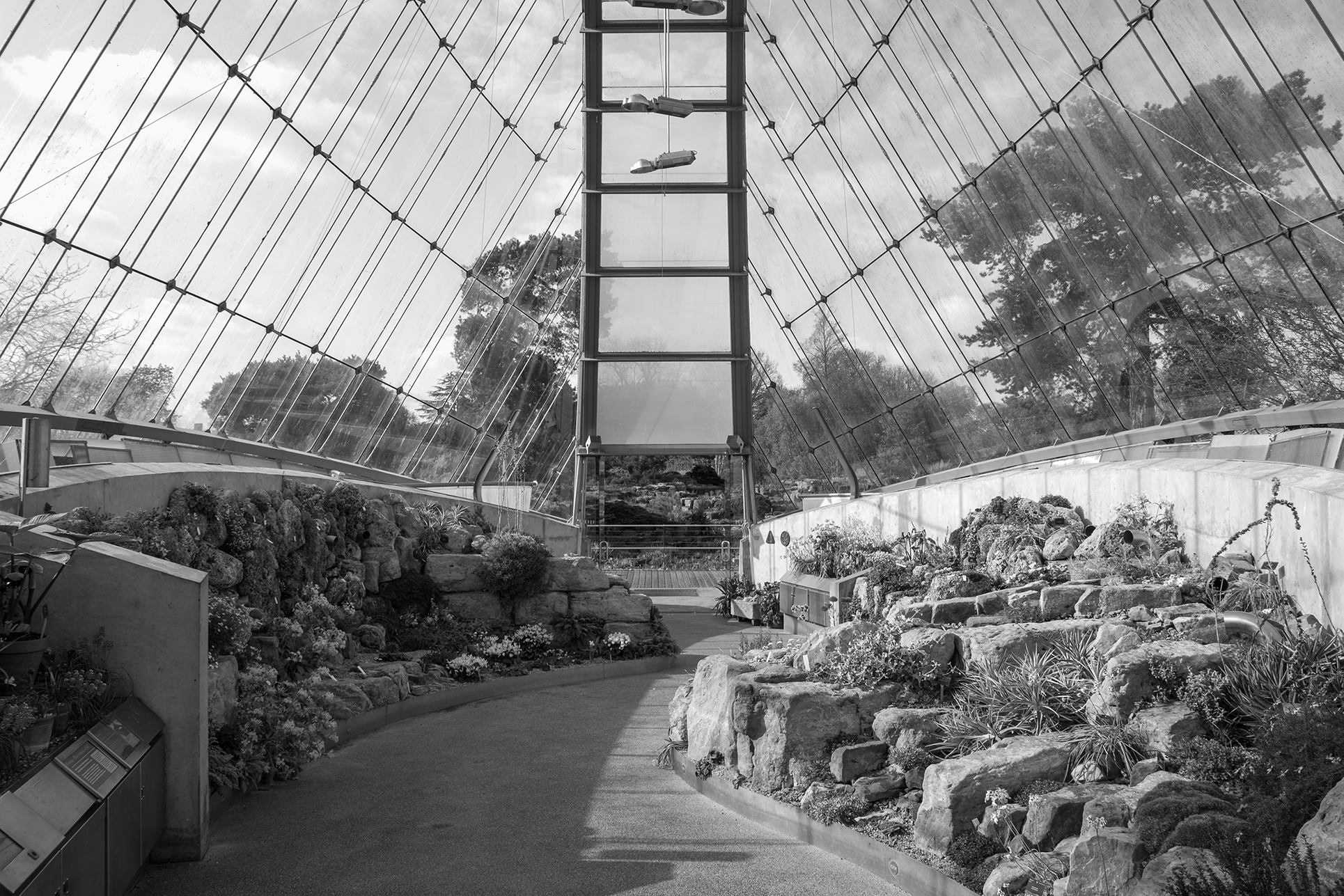 Royal Gardens Kew with K-3 III monochrome