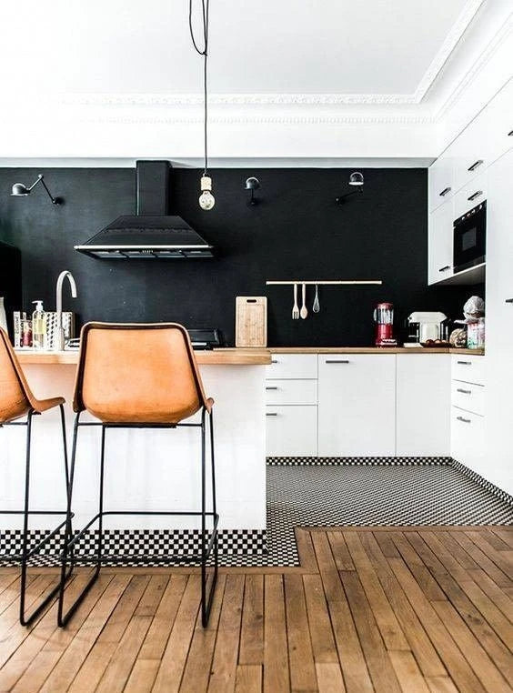 black kitchen accent wall